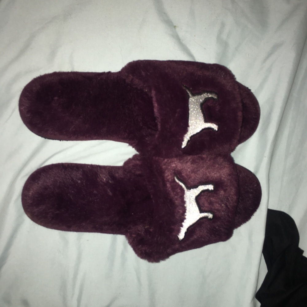 Victoria secret pink slippers 🥰